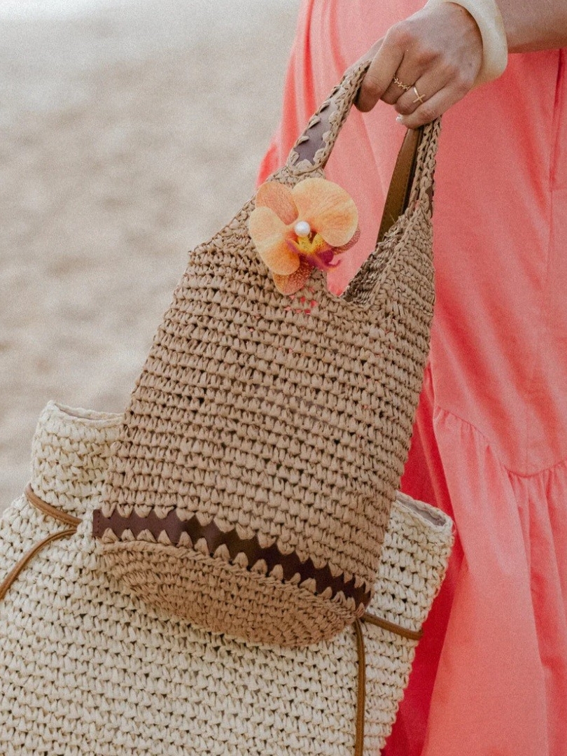 Woven Tote Bag In Tan